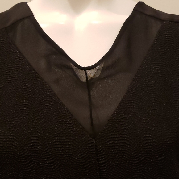 Black sleeveless blouse - Picture 2 of 6